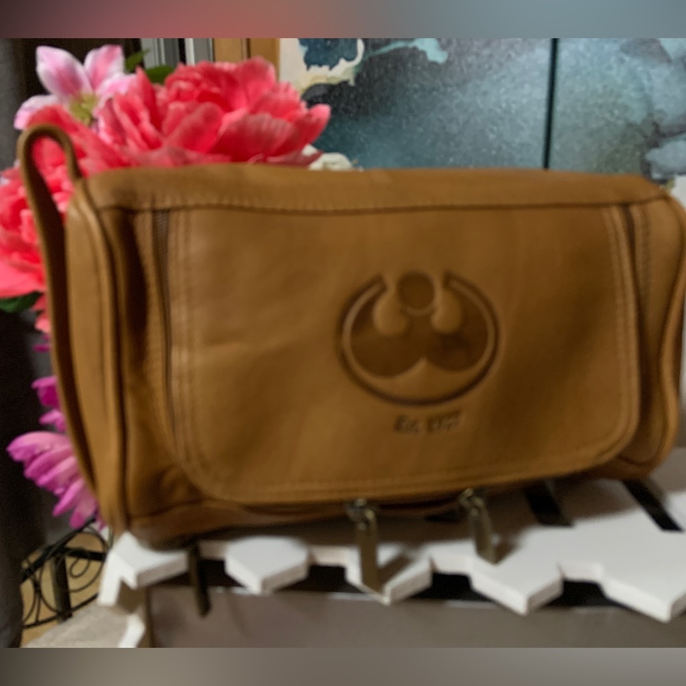 Winston Collection Toiletry Bag - Picture 3 of 5